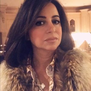 Meet your Posher, Parisa